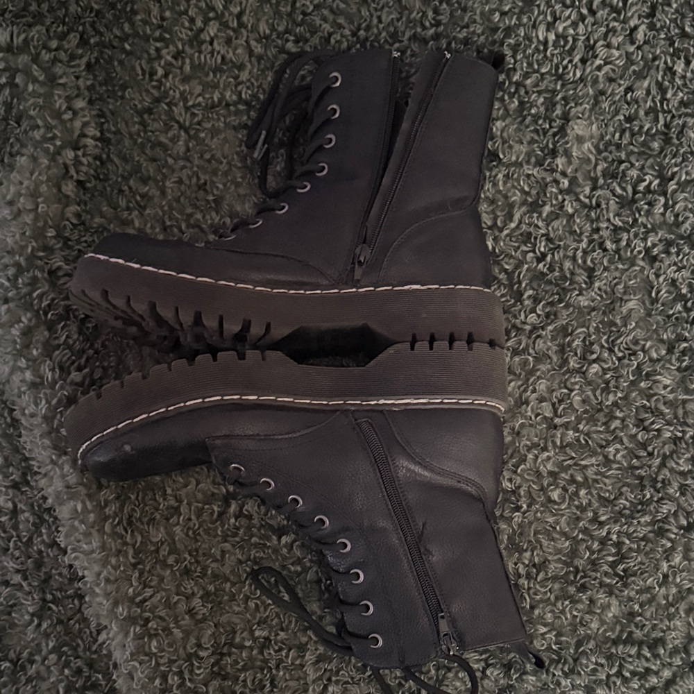 Sincerely Jules- Womans Zipper Combat Boots - Size 10